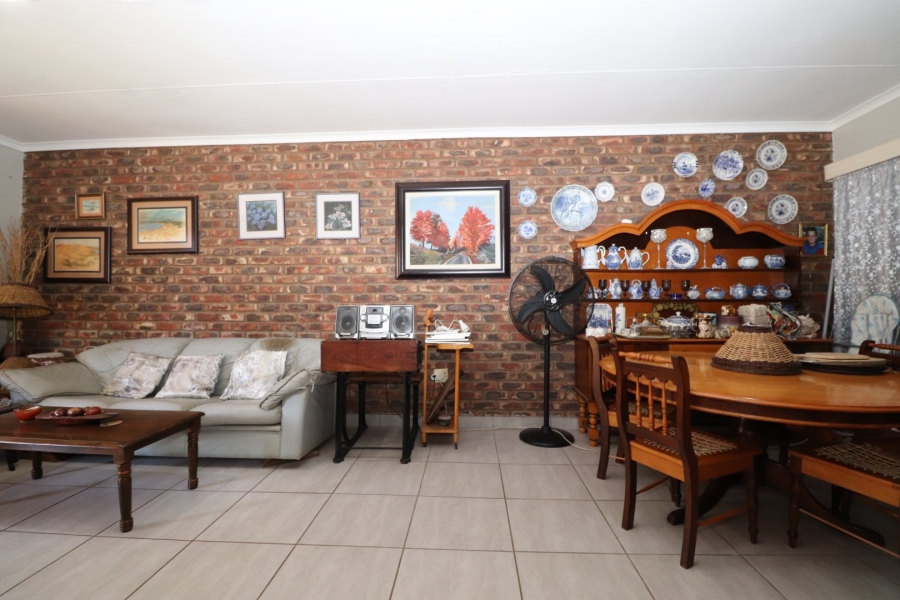 To Let 3 Bedroom Property for Rent in La Hoff North West